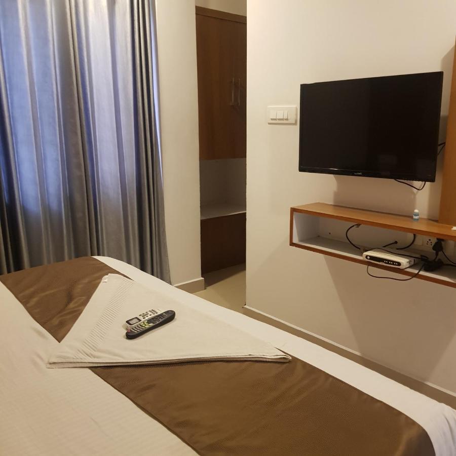 The Galaxy Suites Kochi Luaran gambar