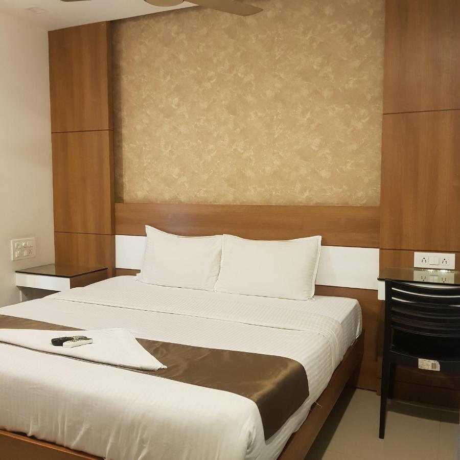 The Galaxy Suites Kochi Luaran gambar