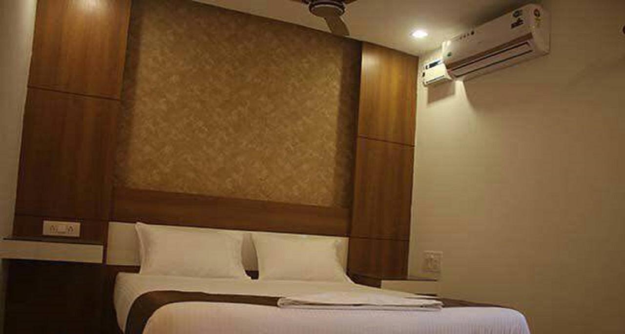 The Galaxy Suites Kochi Luaran gambar