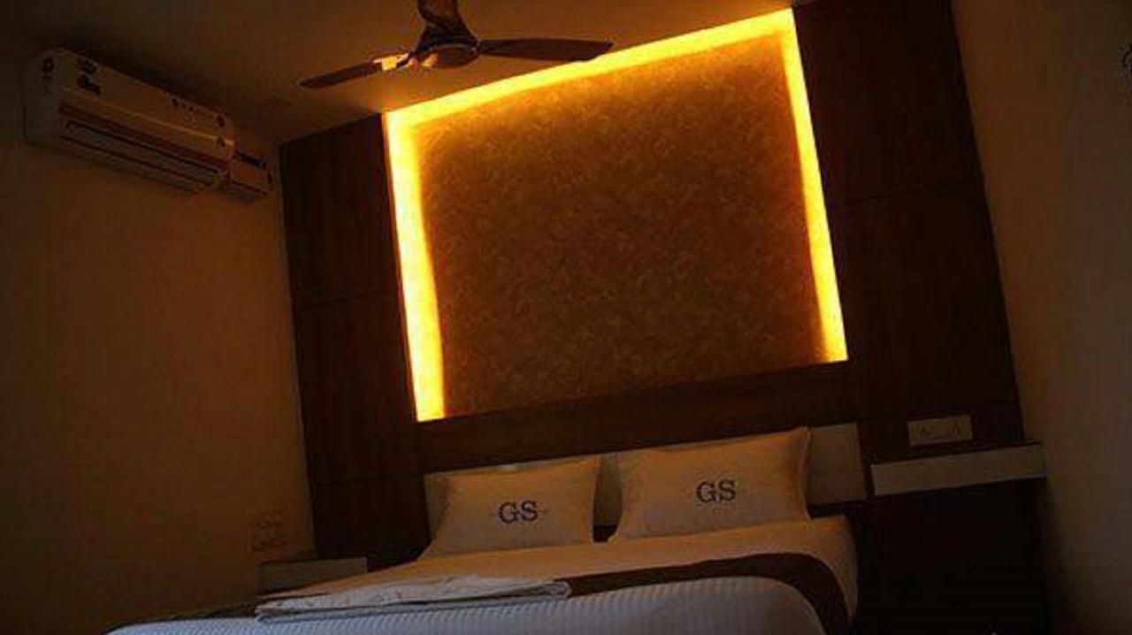 The Galaxy Suites Kochi Luaran gambar