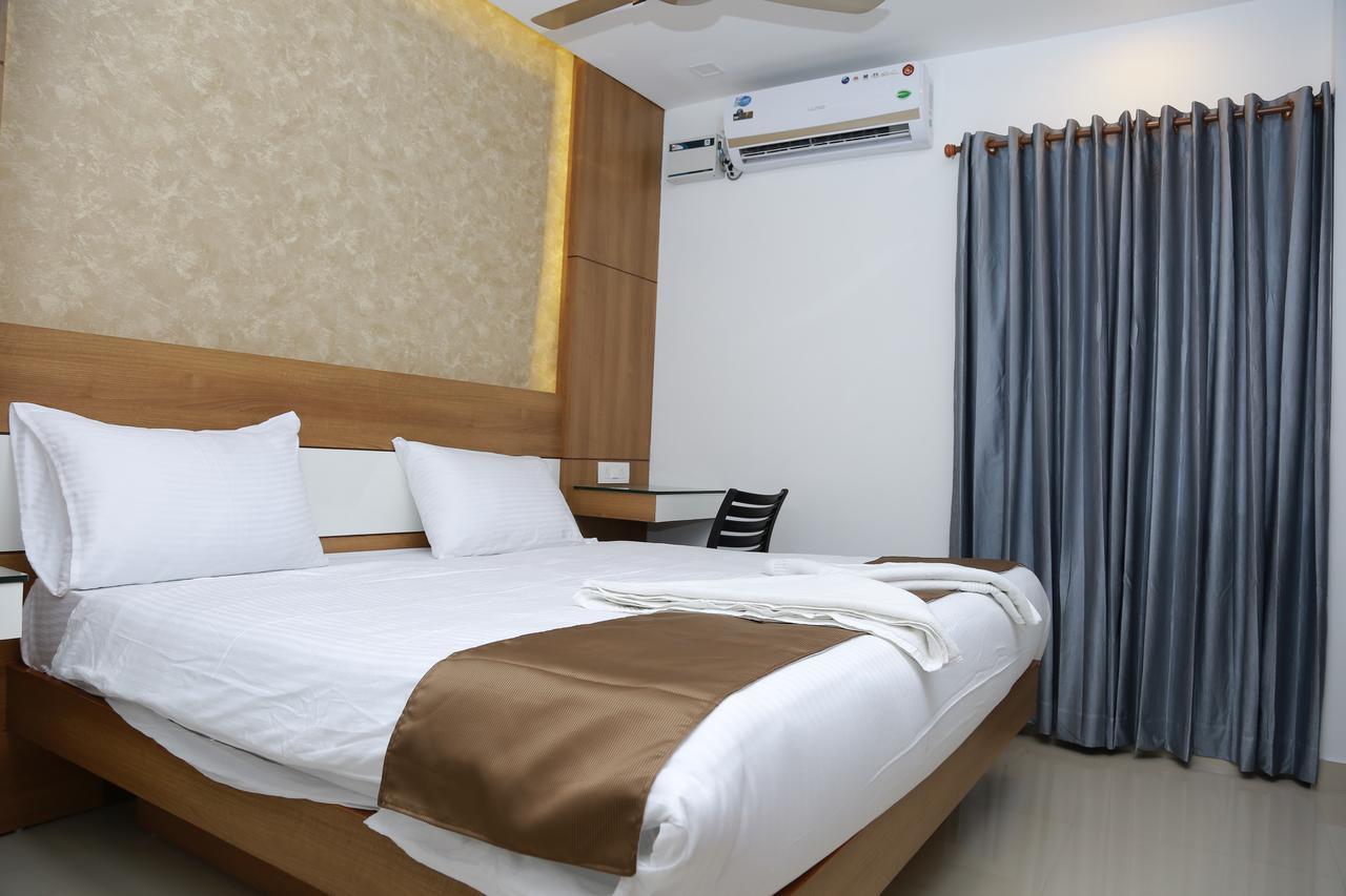 The Galaxy Suites Kochi Luaran gambar
