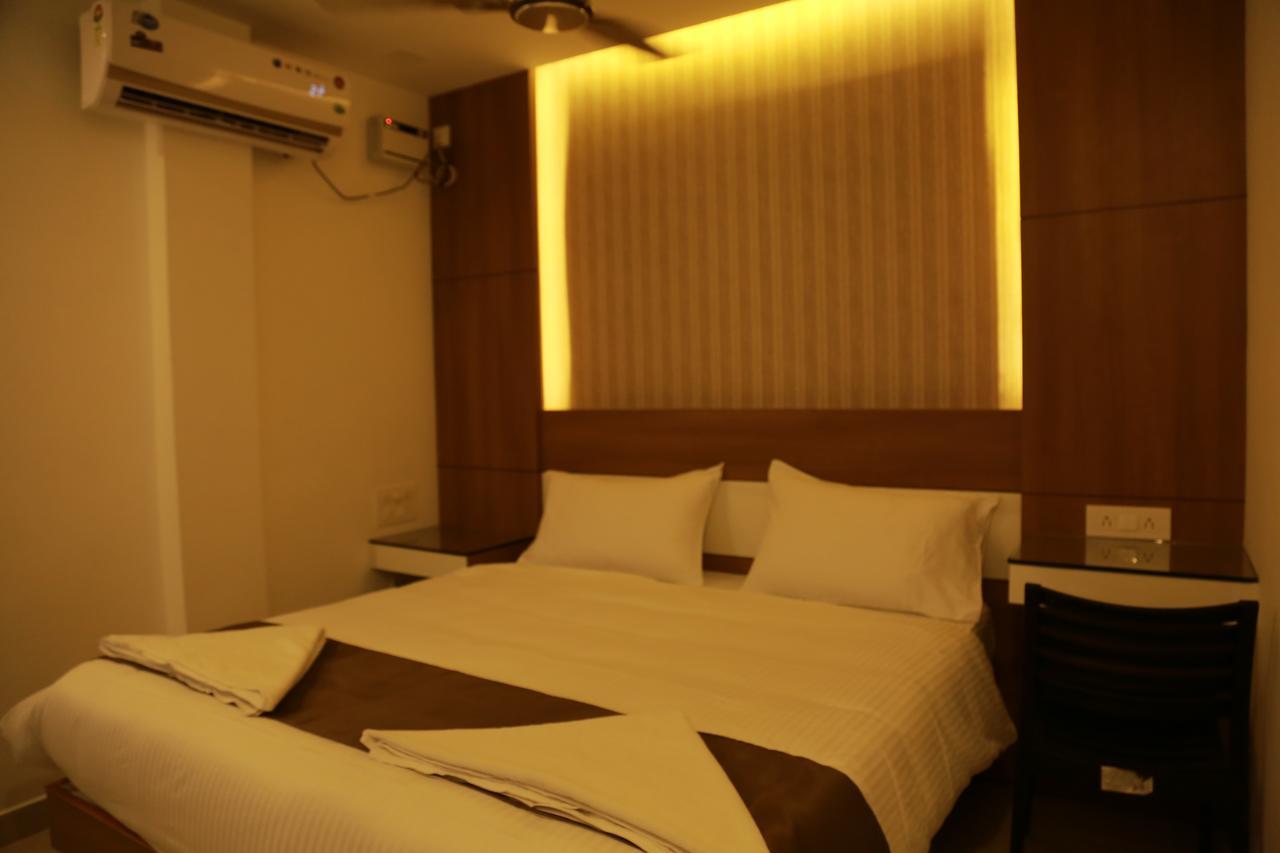 The Galaxy Suites Kochi Luaran gambar