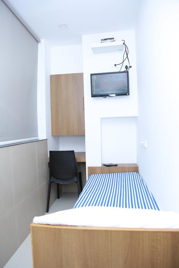 The Galaxy Suites Kochi Luaran gambar