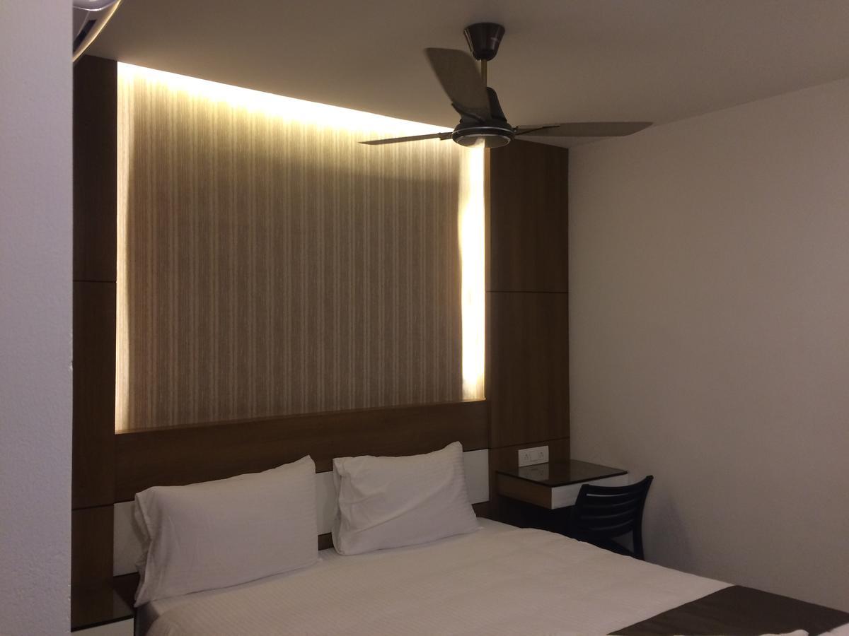 The Galaxy Suites Kochi Luaran gambar
